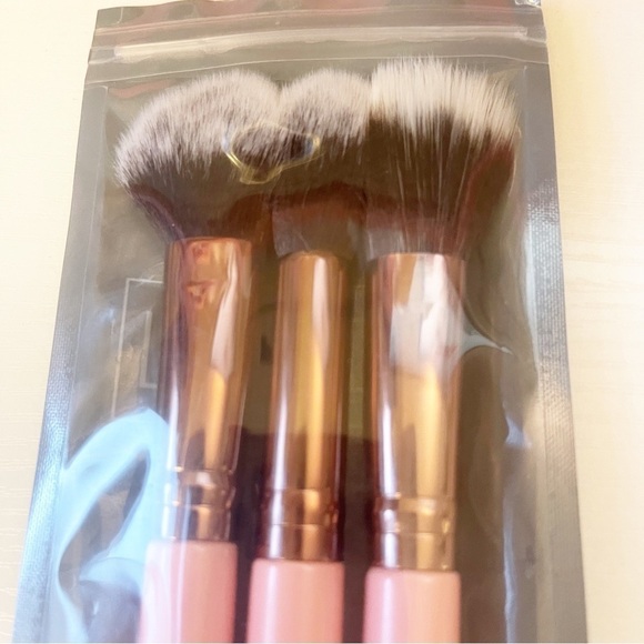 LUXIE 660 Precision Foundation 516 Powder 522 Highlighter Set 3 Brushes Rose New - Picture 3 of 6